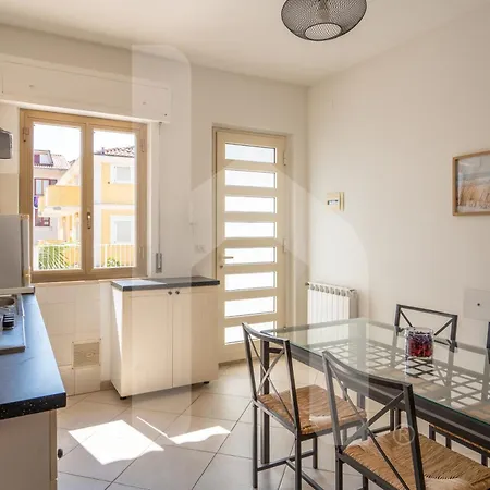 Homiday - Via Gramsci Azzurro * Пинето