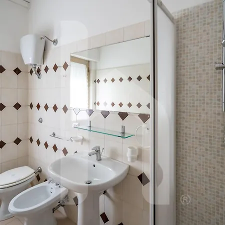 Homiday - Via Gramsci Azzurro Апартаменты Пинето