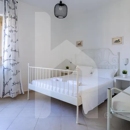 Homiday - Via Gramsci Azzurro Апартаменты Пинето