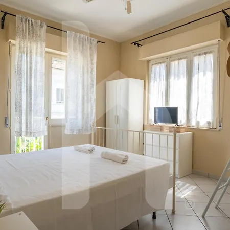 Homiday - Via Gramsci Azzurro Pineto