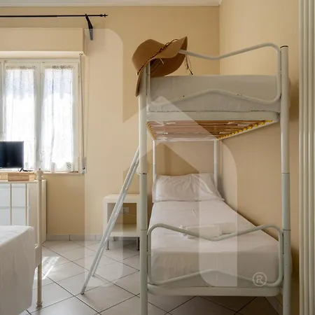 Homiday - Via Gramsci Azzurro Апартаменты Пинето